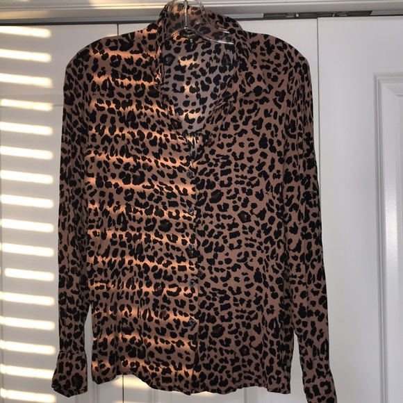 Dynamite leopard print blouse - Picture 2 of 2